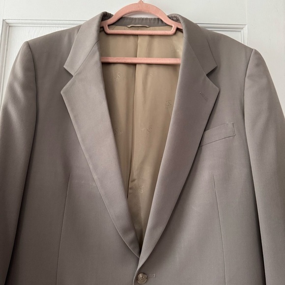 Men's Valentino Vintage 1985 Tan Blazer Size 42 Fully Lined, 2 Button, No Vent - Picture 3 of 11